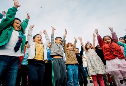 children cheering